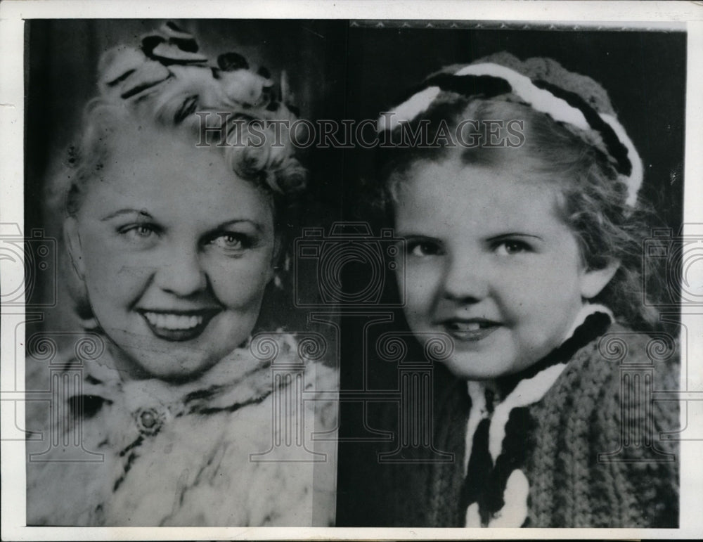 1943 Press Photo Mother Tried Forcibly To Remove Daughter From Ditch Field