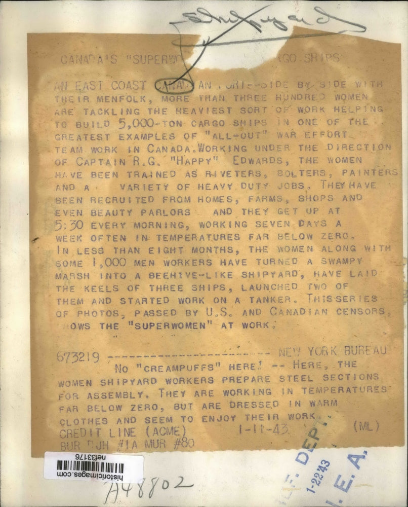 1943 Press Photo Women shipyard workers at East Eat Canal Shipyard - nef33176