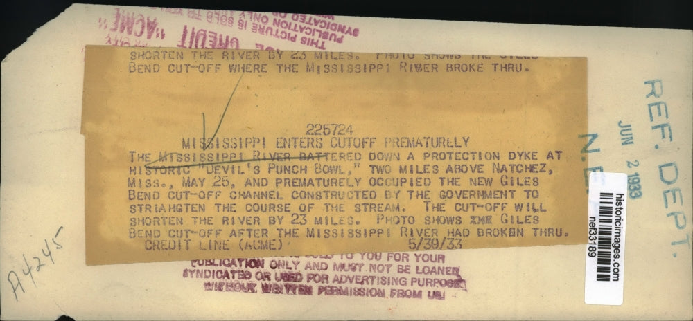 1933 Press Photo Mississippi River battered down a protection Dyke at Natchez