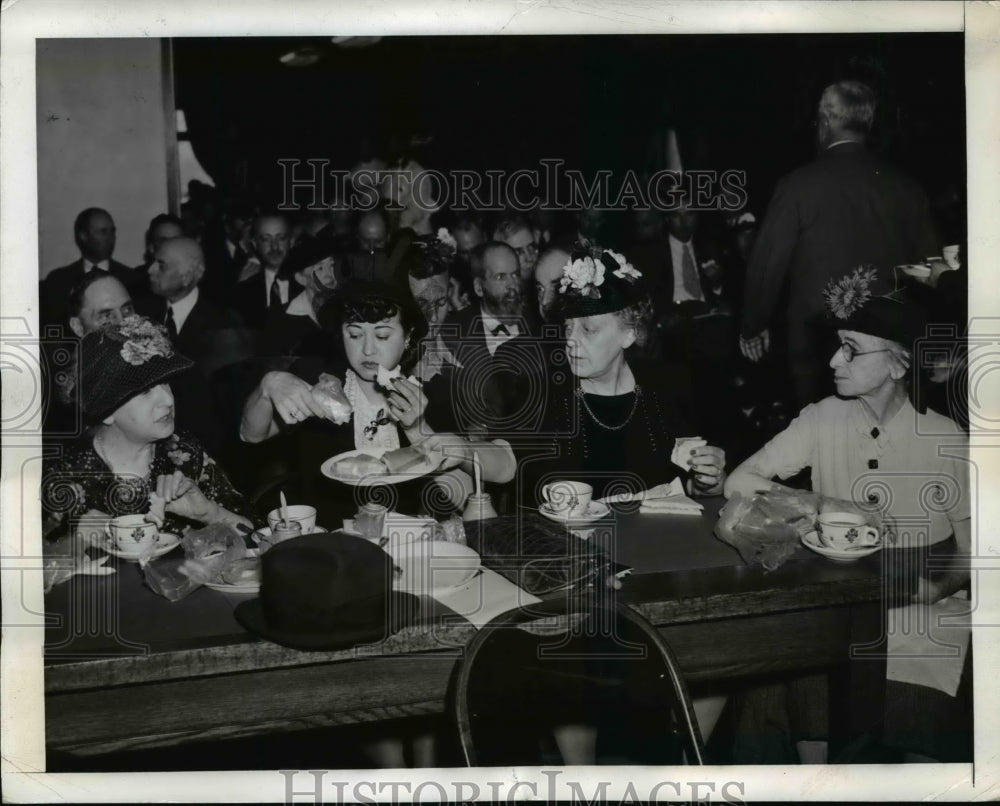 1942 Press Photo 40th Annual meeting of U.S. Steel Corp. Stockholders