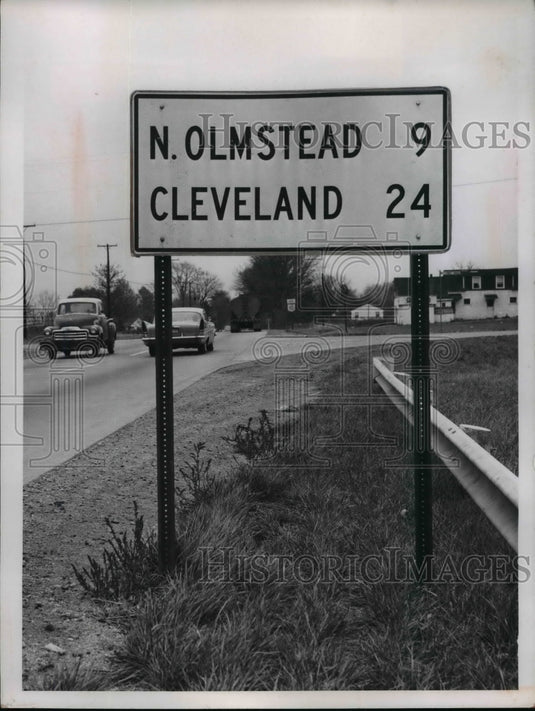 1960 Press Photo Mile Marker on Lorain Road, Ohio Route