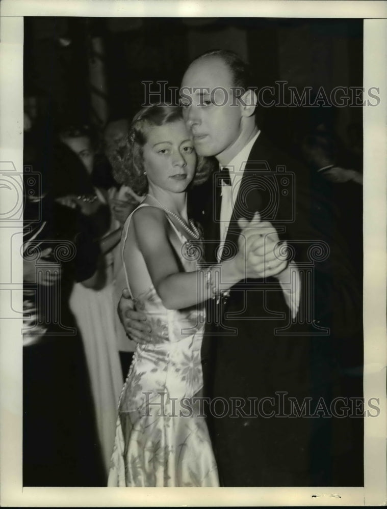 Load image into Gallery viewer, 1938 Press Photo Ms Ann Neem Niece of Mrs Evelyn McLean Dances with Gordon Moore
