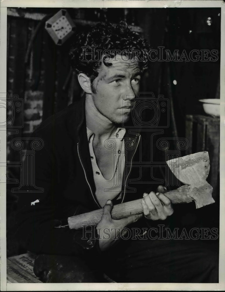 Load image into Gallery viewer, 1938 Press Photo James Nebitt Holding Hatchet - nef33424
