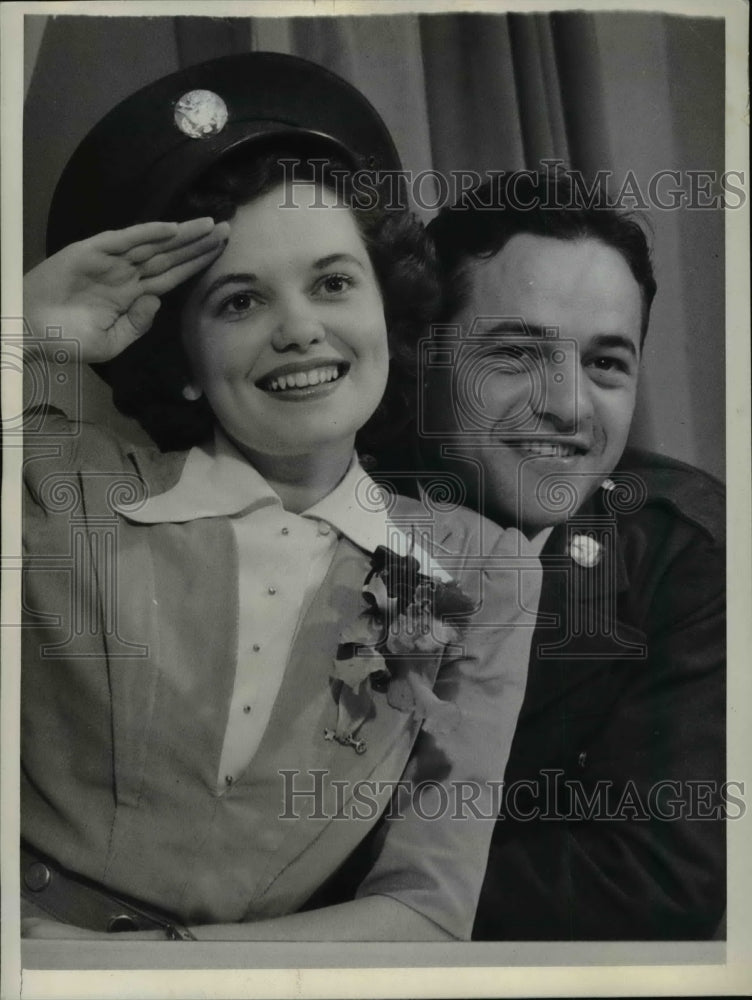 1941 Press Photo Louise Gaines, Camp Grant U.S. Army Sweeheart & Paul Dailey- Historic Images