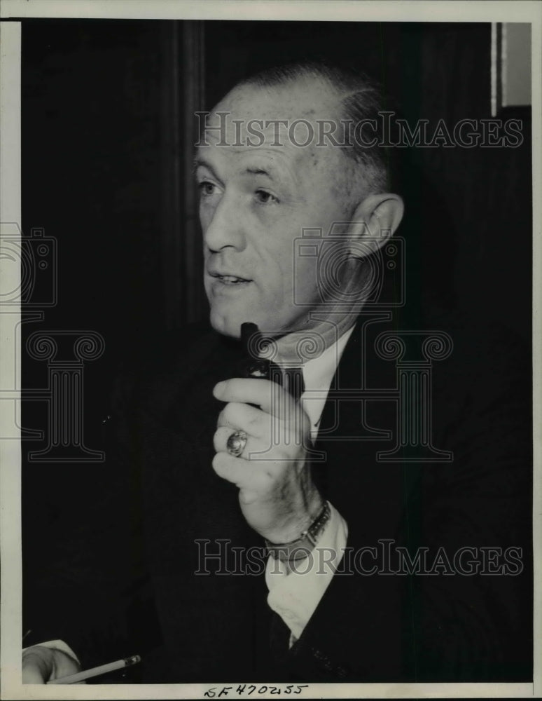 Load image into Gallery viewer, 1938 Press Photo Joseph R. Sheehan in San Francisco - nef33530
