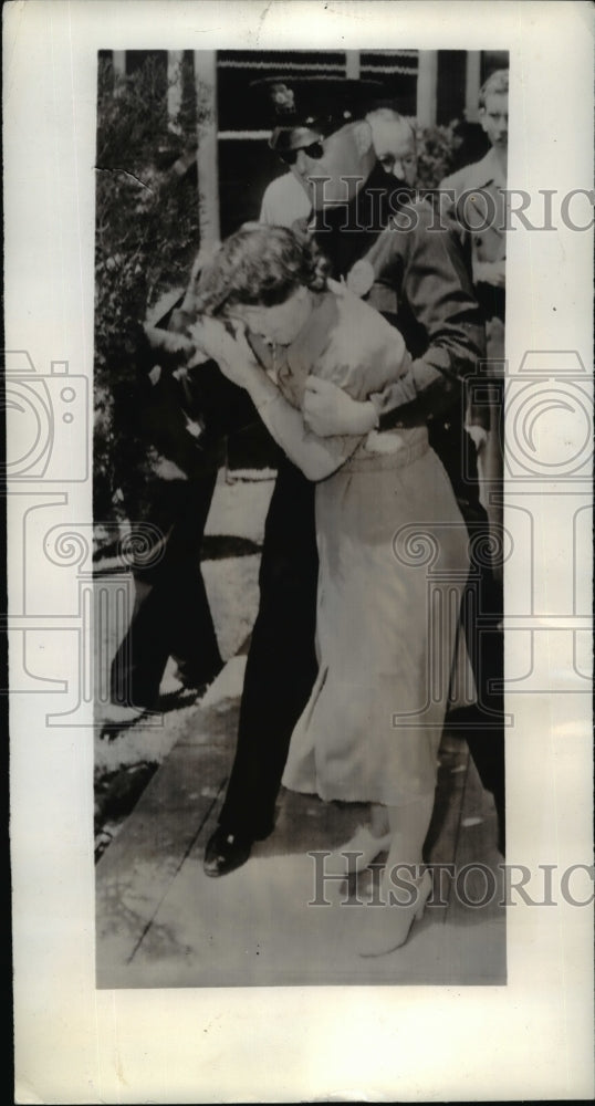 1938 Press Photo Woman Arrested at National Talent Pictures Inc. Raid, Hollywood