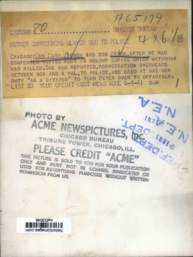 1941 Press Photo Mother Surrenders Slayer Son To Police After Overhearing Talks