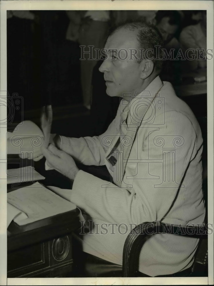 1935 Press Photo Quay Haller Testifies in Senate Investigating Committee