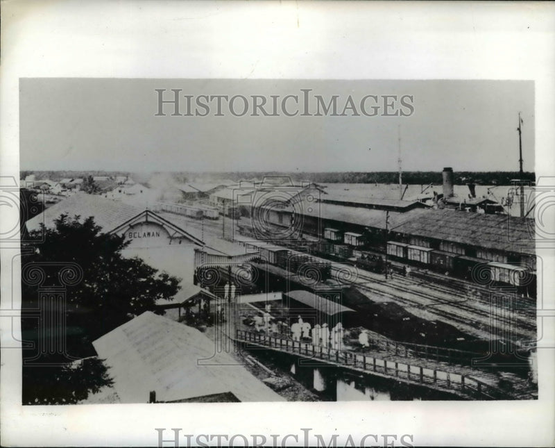 Load image into Gallery viewer, 1942 Press Photo East Coast of Sumatra Shipping Products to Japanese Troops
