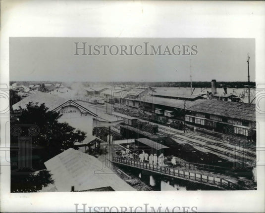 1942 Press Photo East Coast of Sumatra Shipping Products to Japanese Troops