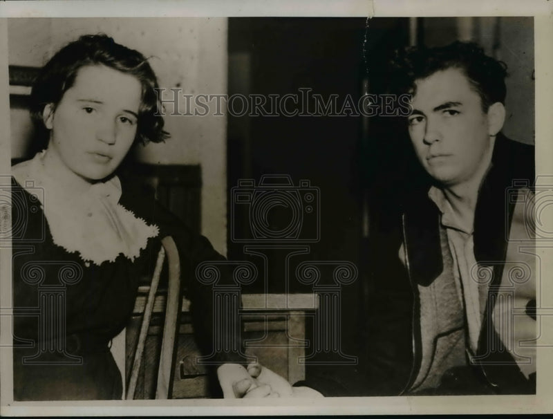 Load image into Gallery viewer, 1937 Press Photo Henry Nead &amp; Wife - nef33786
