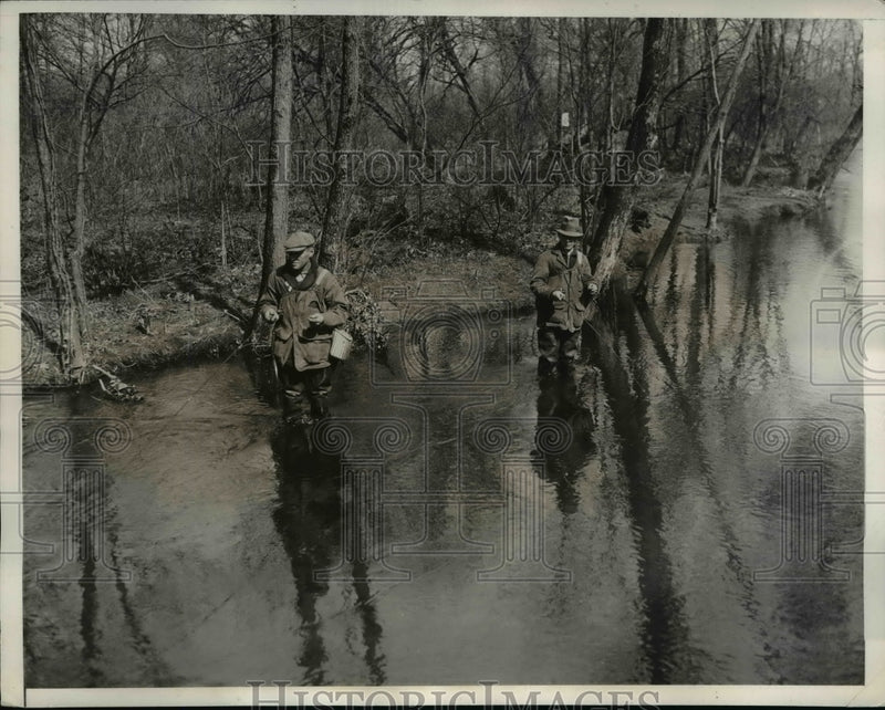 Load image into Gallery viewer, 1934 Press Photo New Jersey Trout Season opens at Saddle River New Jersey
