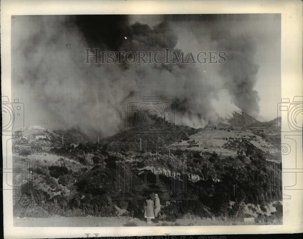 1938 Press Photo Forest Fires in Mountains, Santa Monica, California - nef33868