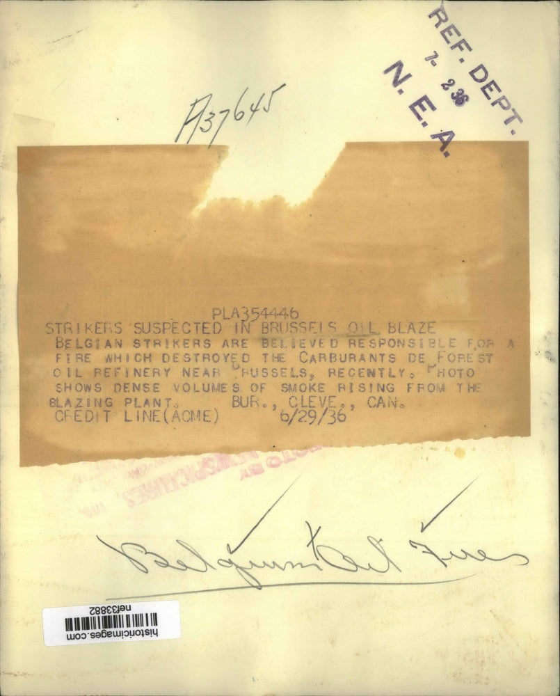 1936 Press Photo Belgian Strikers Believed Responsible for Oil Refinery Fire