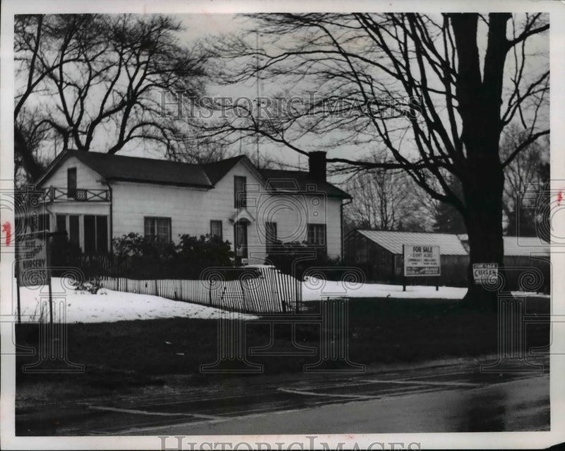 Load image into Gallery viewer, 1961 Press Photo Nursery for Sale on Rt. 20 - nef33942
