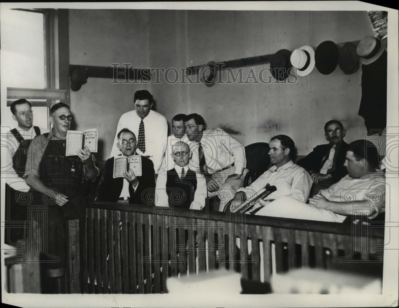 Load image into Gallery viewer, 1935 Press Photo Rufus E. Edwards Murder Trial - nef33957
