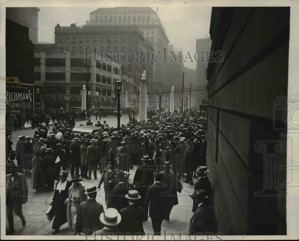 1924 Press Photo "Crowd" - nef33962