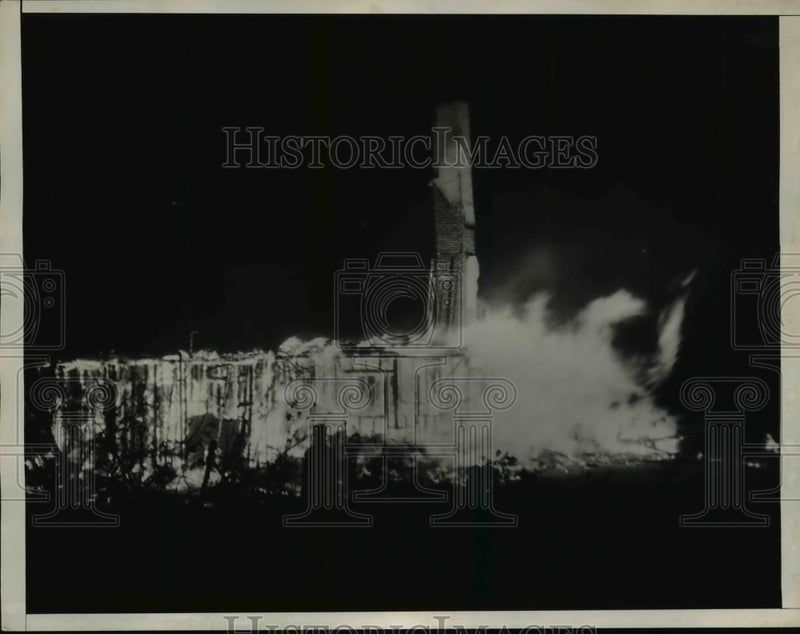Load image into Gallery viewer, 1935 Press Photo Home of Lionel Atwill - nef34034
