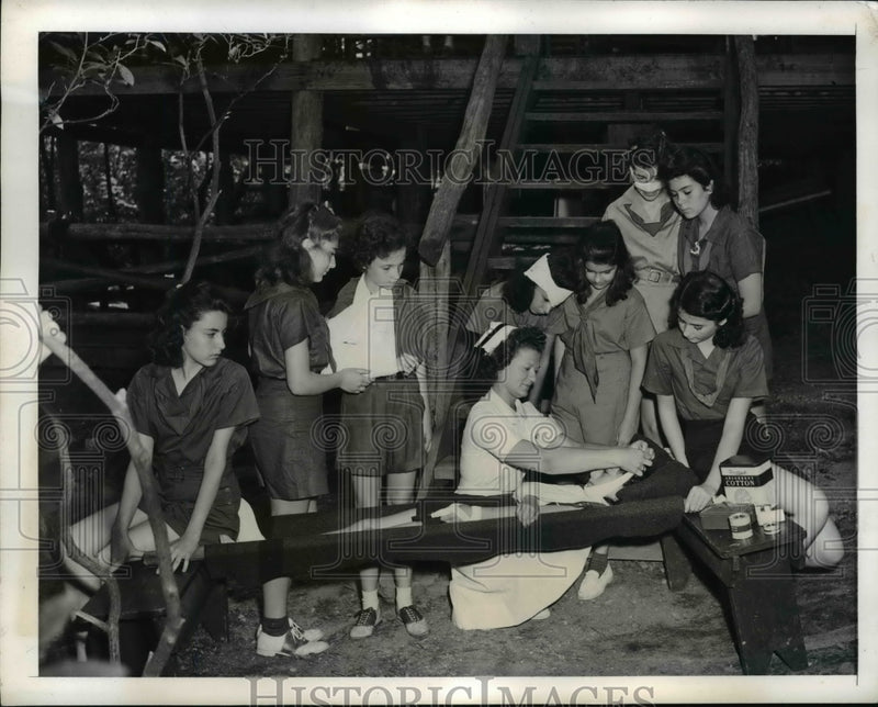 Load image into Gallery viewer, 1941 Press Photo Camp Talunac Opens 19th Season to Camp Fire Girls For Training
