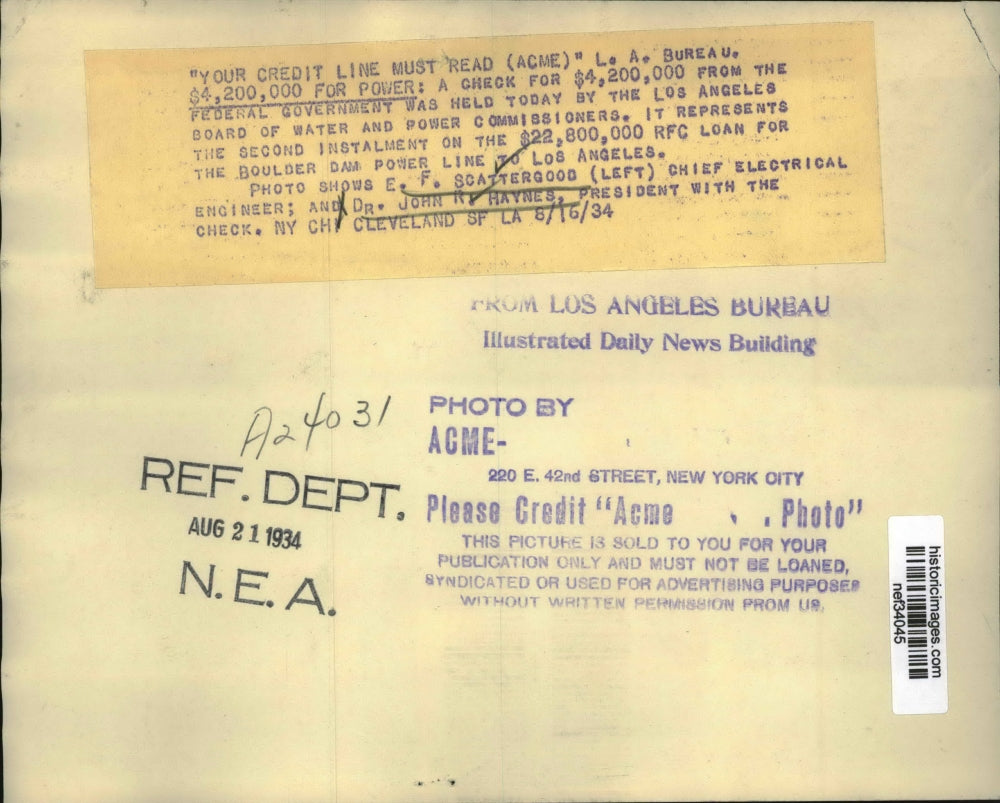 1934 Press Photo Check For $4,200,000 From Fed Govt Held by Los Angeles Board