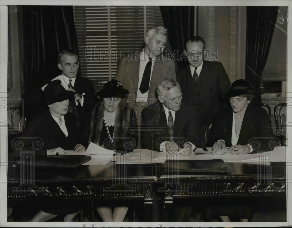 1937 Press Photo Leaders of Six National Peace Organizations Meet in D.C.
