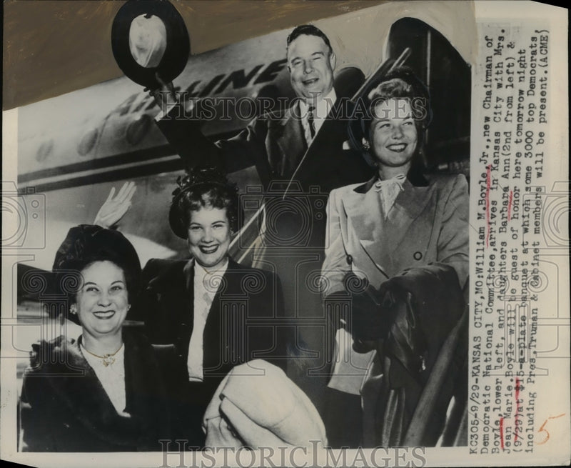 Load image into Gallery viewer, 1949 Press Photo William M. Boyle, Jr. &amp; Family Arriving at Kansas City Airport
