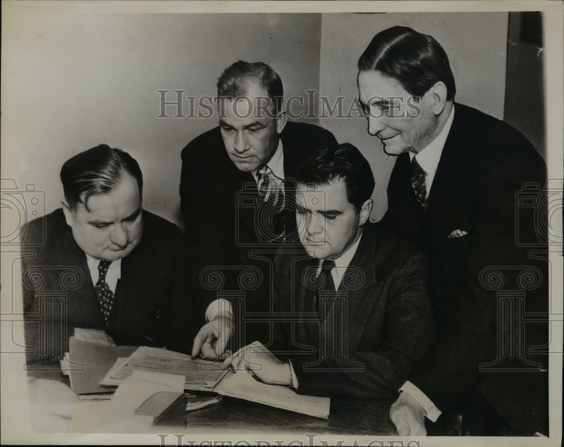 Load image into Gallery viewer, 1934 Press Photo Joseph B. Keenan &amp; Prosecution Team for R.C. Branion of CWA
