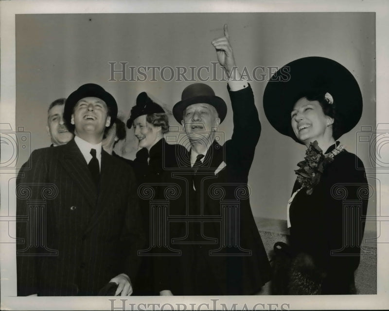 Load image into Gallery viewer, 1939 Press Photo Prince Olav of Norway, Princess Martha at Empire State Building
