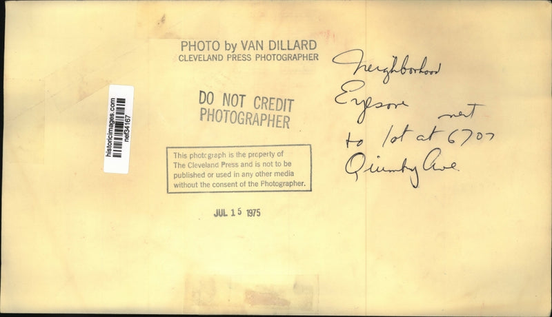 Load image into Gallery viewer, 1975 Press Photo Cleveland, Ohio Lot at 6707 Quimby Avenue - nef34167
