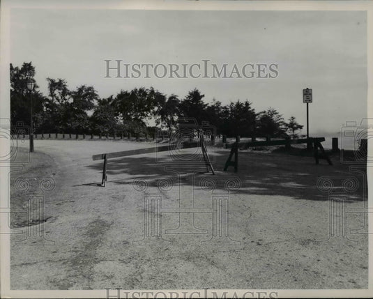 1947 Press Photo Lakefront Erosion, Cleveland, Ohio - nef34168