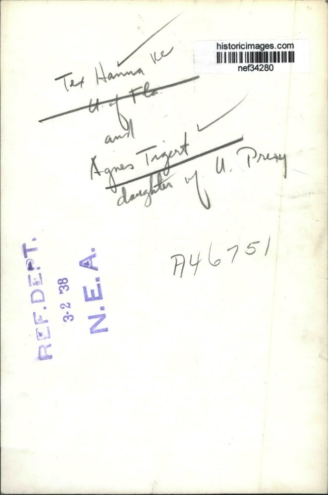 1938 Press Photo Tex Hanna on Crutches, Agnes Tigert - nef34280