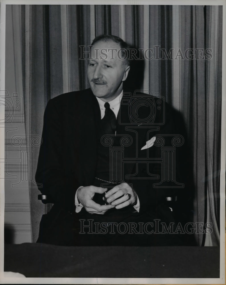 Load image into Gallery viewer, 1946 Press Photo Robert P. Koenig @ Bituminous Coal Institute Reception New York
