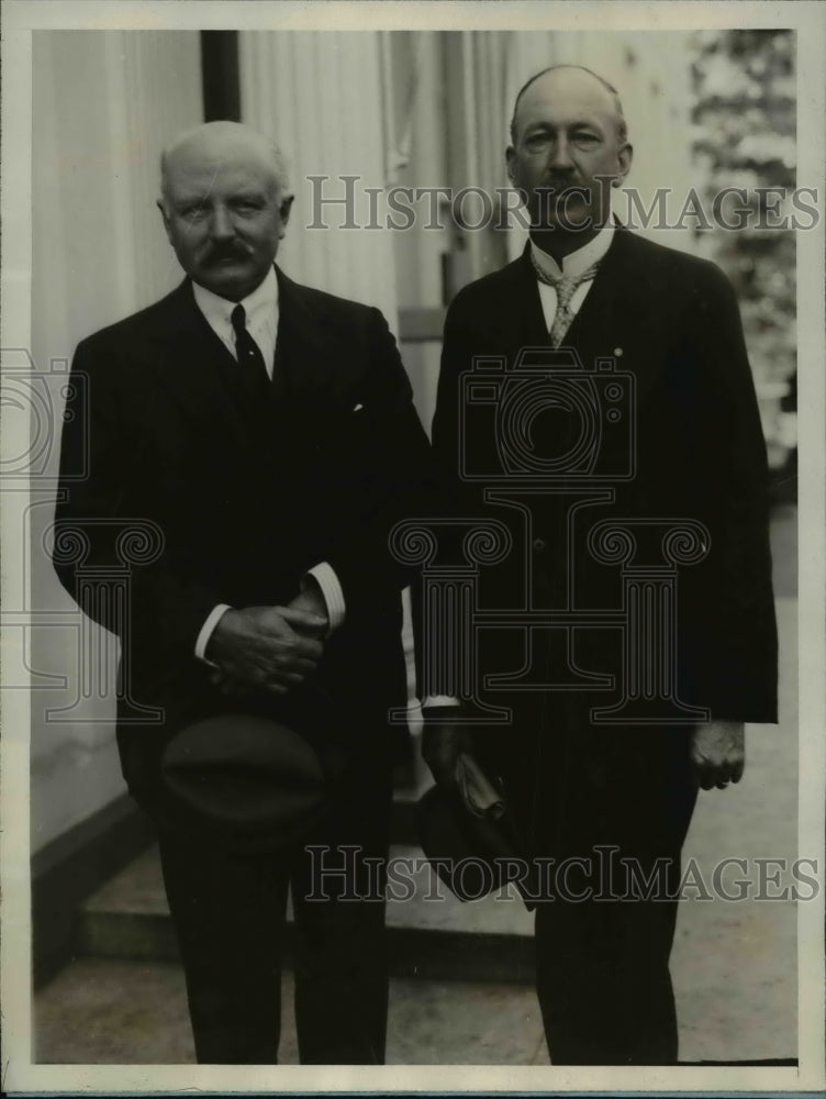 1927 Press Photo A.C.C. Holtz, Henry chilton at White House, Washington, D.C.