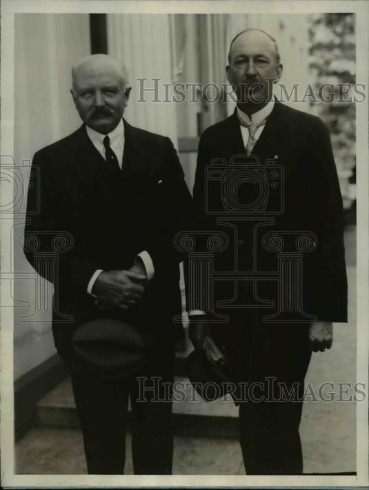 1927 Press Photo A.C.C. Holtz, Henry chilton at White House, Washington, D.C.