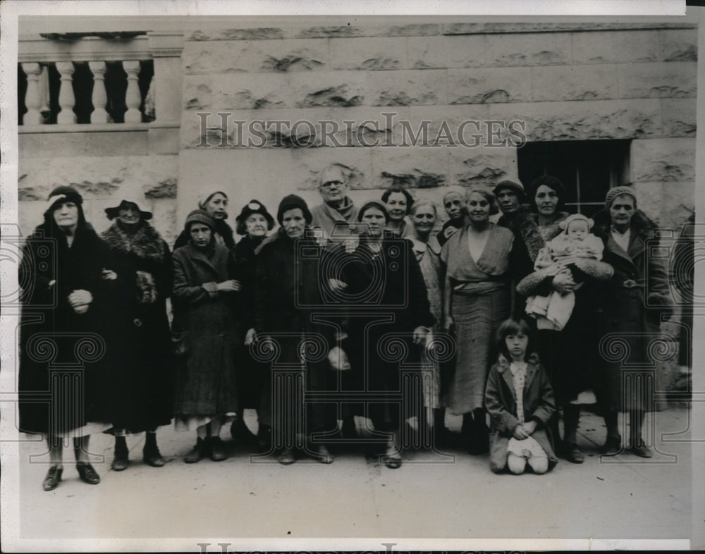 1935 Press Photo Hunger Strike Picketers at McAlester, Oklahoma Courthouse