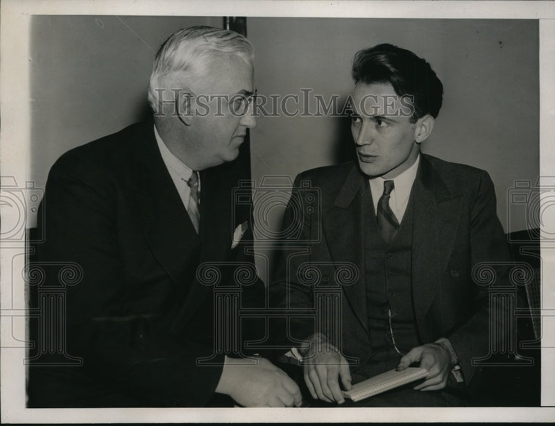 Load image into Gallery viewer, 1939 Press Photo Eugene Kuhne of Tennessee Conservation Department - nef34640
