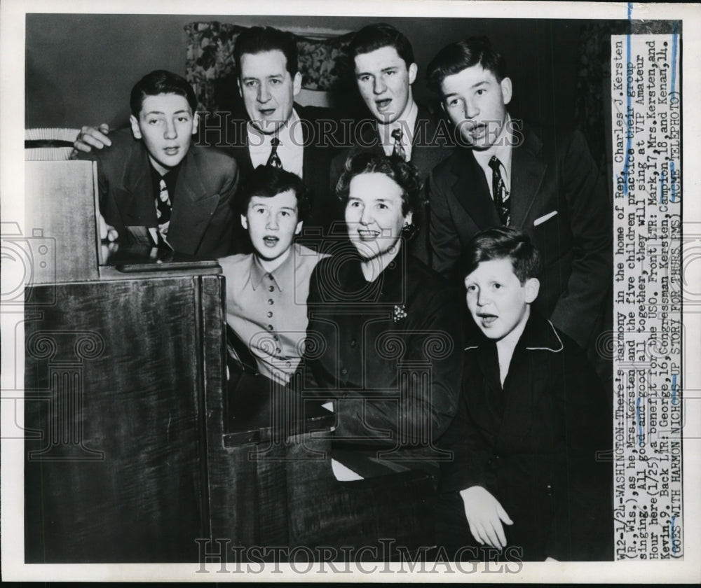 1951 Press Photo rep. Charles K.Kersten with his five Children practice singing