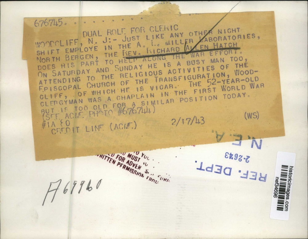 1943 Press Photo Rev Richard Allen Hatch Does His Part to Help Along War Effort