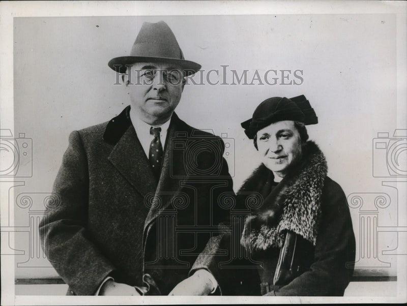 Load image into Gallery viewer, 1935 Press Photo Dr Ames H Oughton Killed By One of Four Bandits in Holdup
