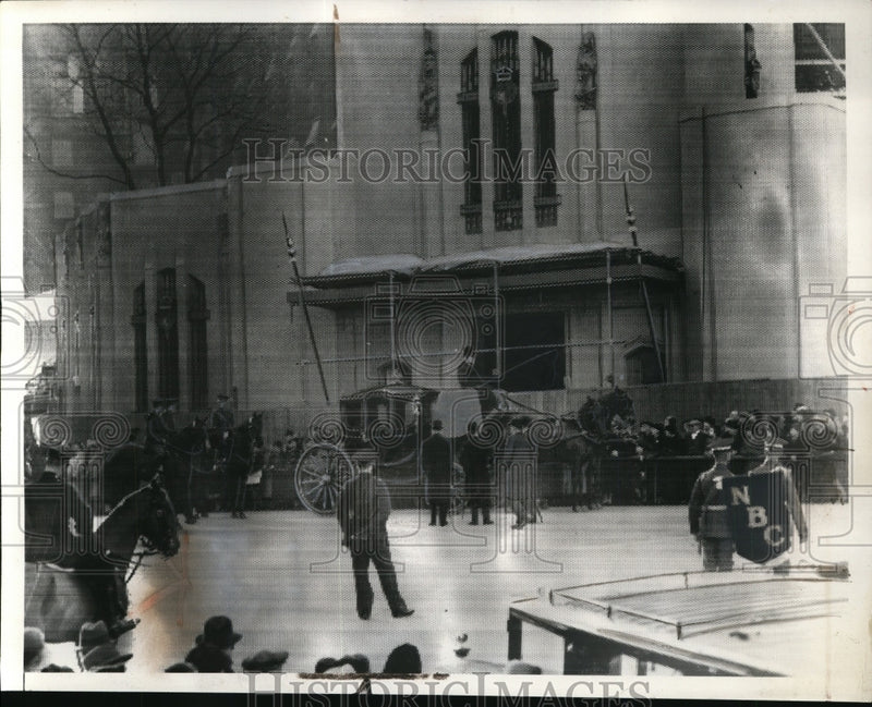 Load image into Gallery viewer, 1937 Press Photo Westminster Abbey during Coronation Rehearsals - nef34718
