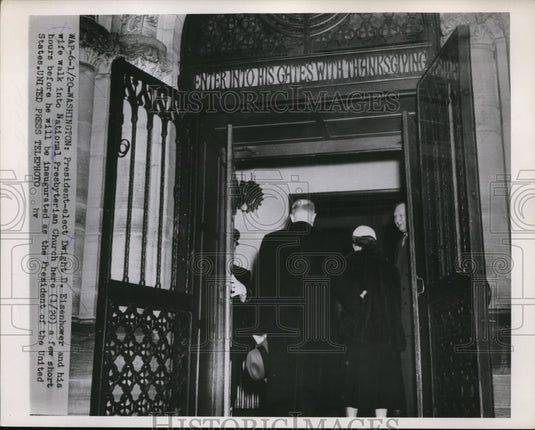 1953 Press Photo Pres. Elect Dwight Eisenhower Walks into Presbyterian Church