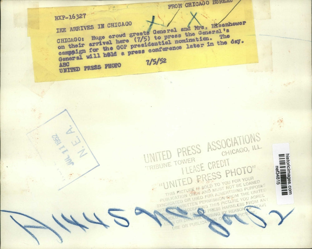 1952 Press Photo Huge Crowd Greets. Mrs. Eisenhower and Pres. Elect Eisenhower