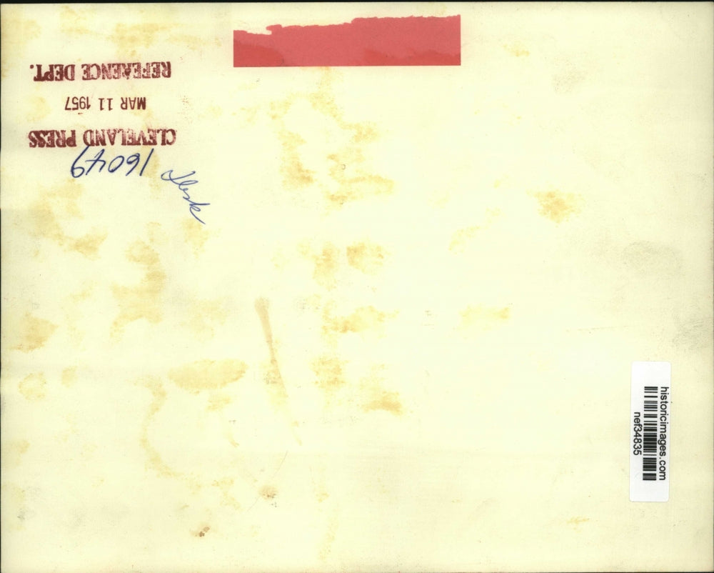 1957 Press Photo President Dwight Eisenhower Signs Middle-East Doctrine