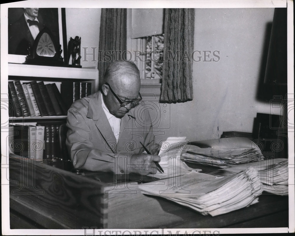 1956 Press Photo President Dwight Eisenhower at Work - nef34838