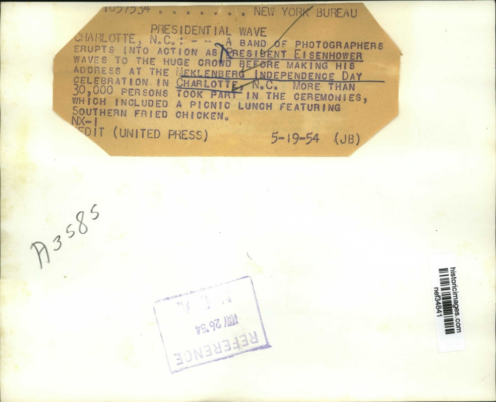 1954 Press Photo Dwight Eisenhower Waves to Meklenberg Independence Day Crowds