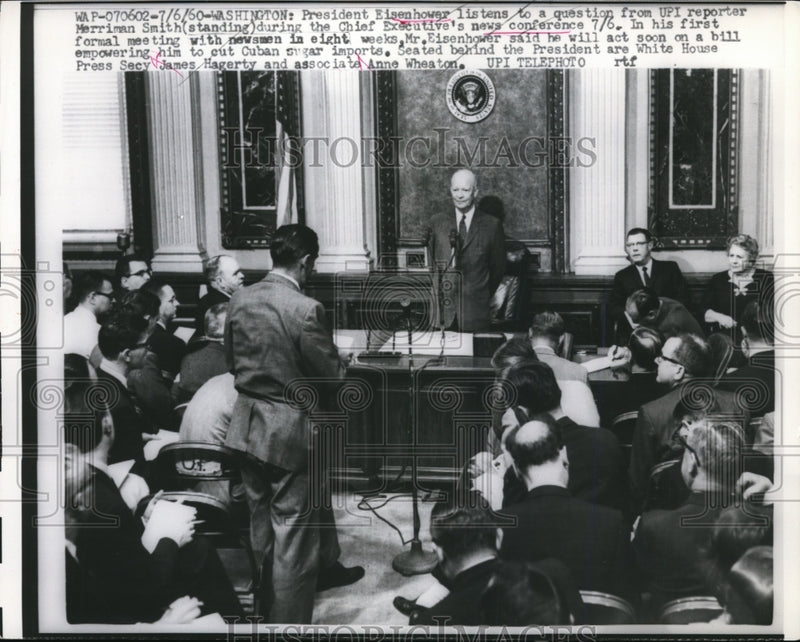 Load image into Gallery viewer, 1960 Press Photo President Dwight Eisenhower at Washington Press Conference
