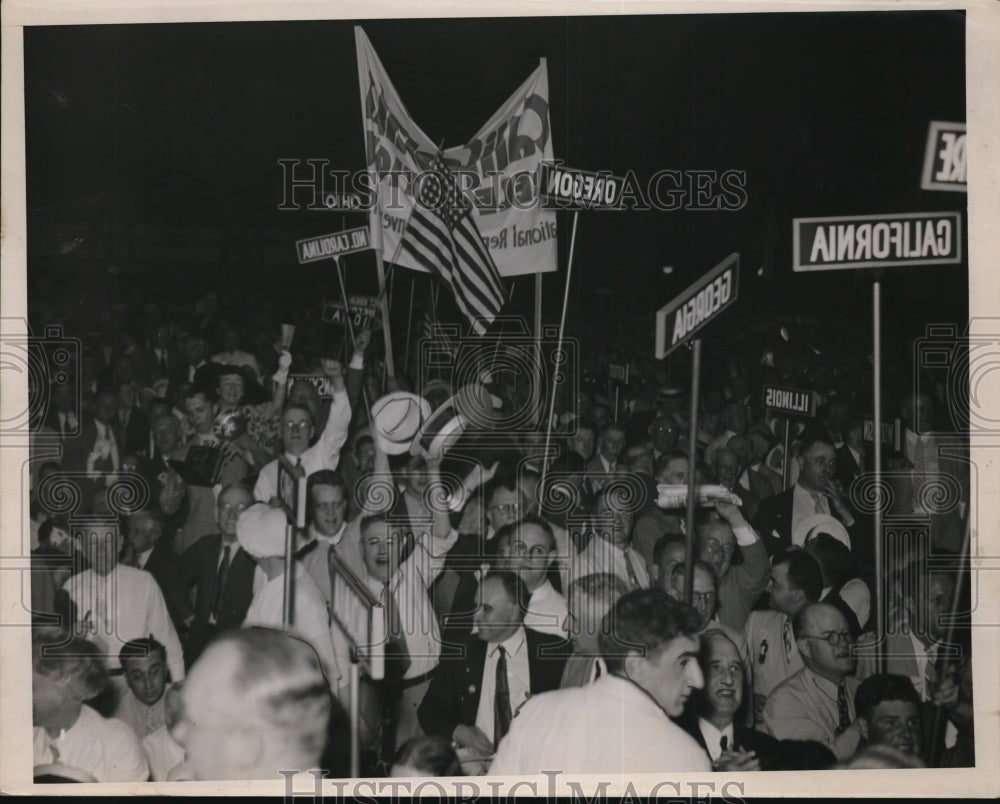 1936 Press Photo Ovation for Herbert Hoover at GOP Convention - nef34996