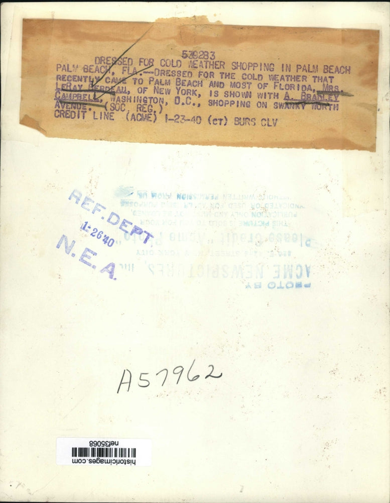 1940 Press Photo Mrs LeRay Berdeau & A.Bradly Campbell Shopping on Swanky N. Ave