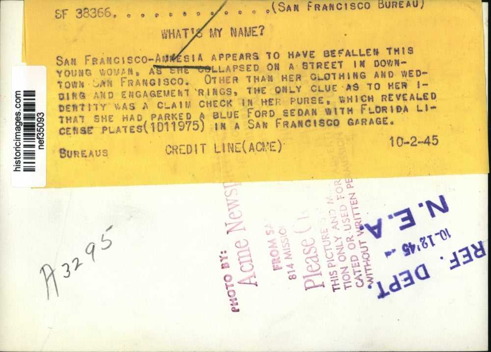 1945 Press Photo Amnesia Befalls This Young Woman as She Collapsed on a Street