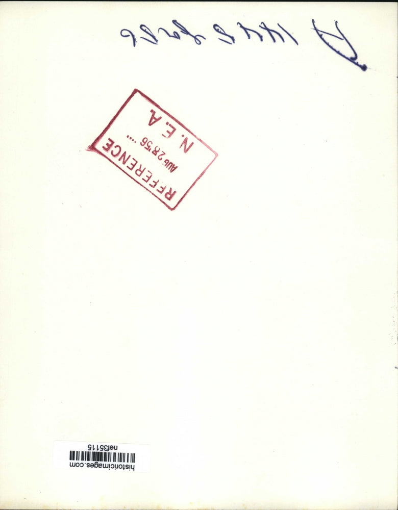 1956 Press Photo Pres. Eisenhower Kisses Sister-in-Law After Acceptance Speech